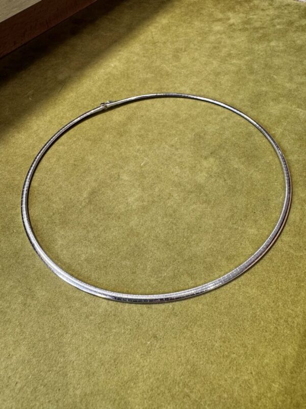 Jonc maille Omega or gris 18 carats (produit neuf)