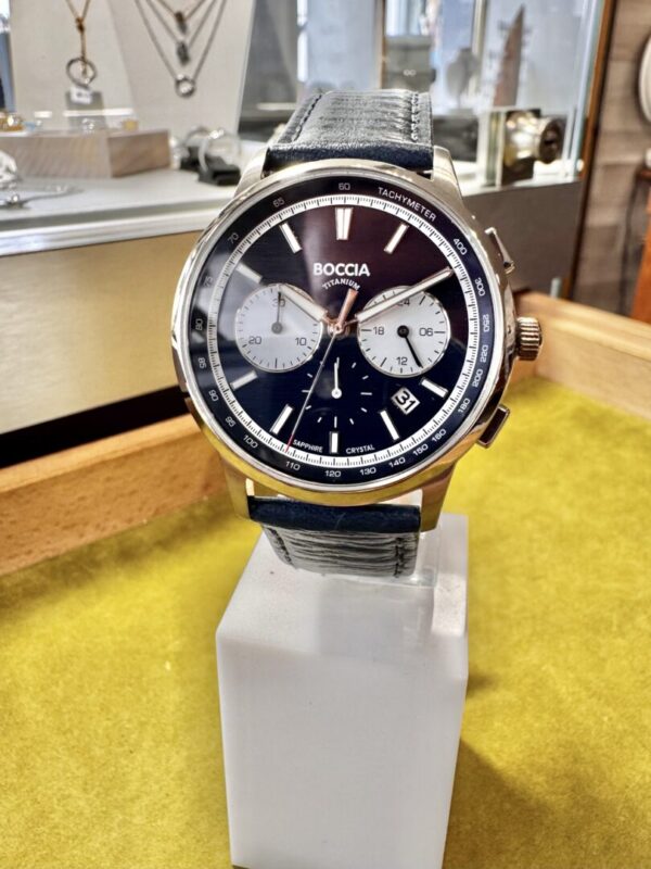 Montre allemande Boccia titane verre saphir bleu marine